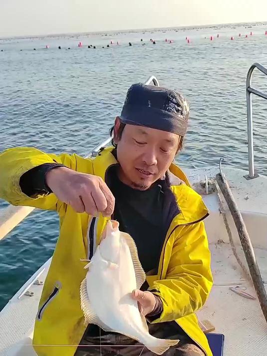休闲局岸边钓点石浆子给晚饭加个菜，今年海洋岛上的第五种鱼
