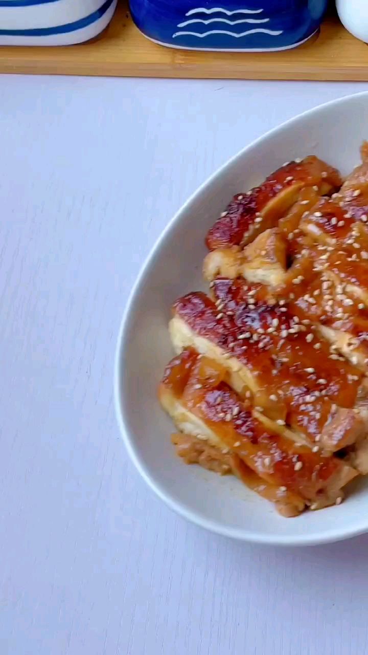 不用一滴油和水,香煎鸡腿肉,太嫩太香啦