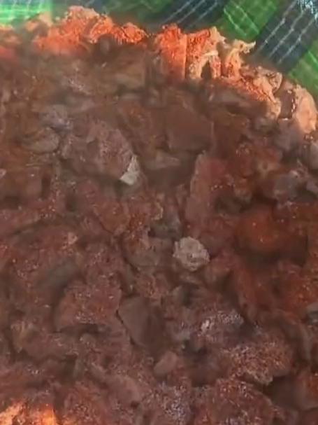 大口吃肉,大碗喝酒,这就是大凉山彝族喜酒