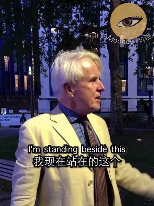 查理·卓别林的雕像#英语 #口语 #英音 #英国 #伦敦 #月眼
