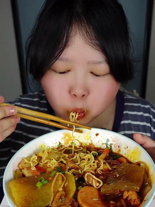 用英语介绍四川美食 姐妹们 咋就说也整上洋文了