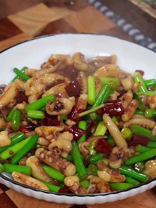 香辣爽口的爆炒鱿鱼