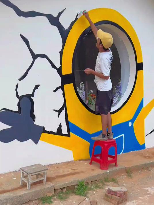 我画了个巨型小黄人墙绘，老房子也可以很可爱~