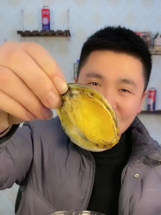 精选鲜活鲍鱼,弹嫩爽滑,解锁美味密码