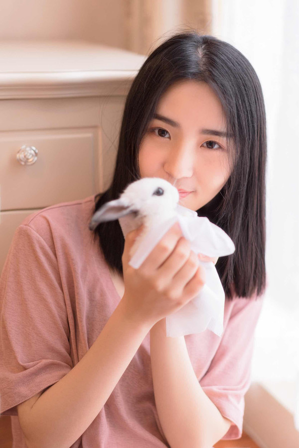 图片[3]-少女与兔子-六色网
