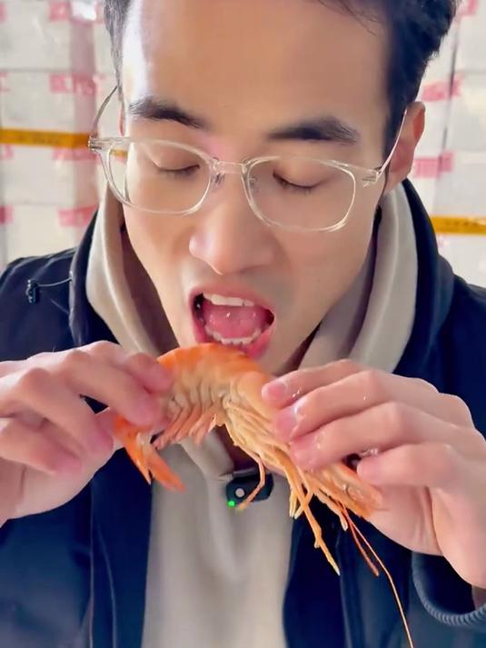 黑虎虾肉质有嚼劲，做芝士虾，拉丝好吃