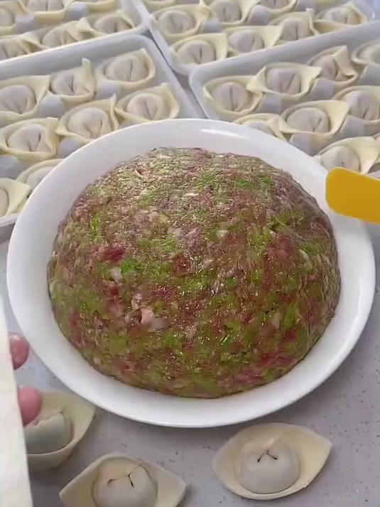 芹菜肉馅的馄饨