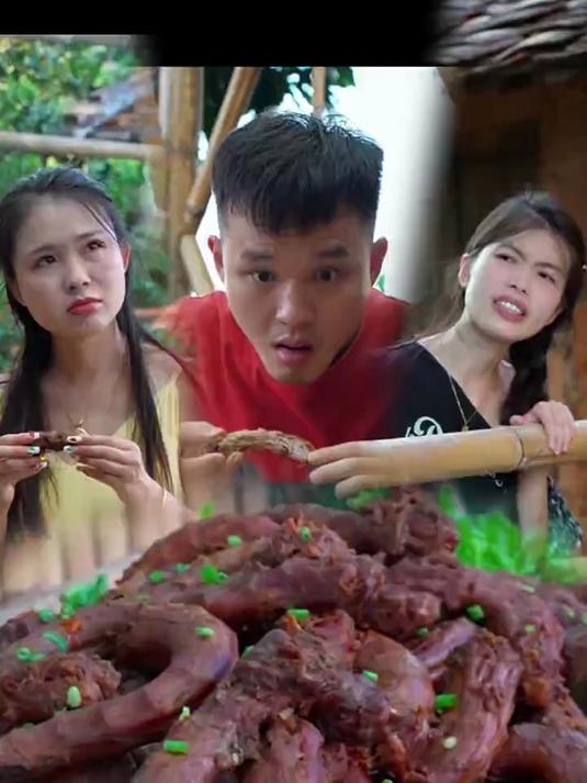 鸭脖的绝味，加上酒香爸爸吃的真过瘾 (1)#优质视频激励计划#
