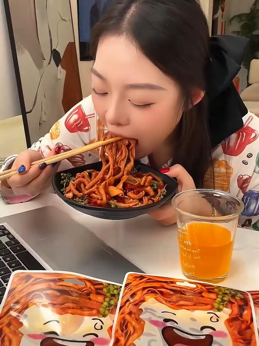 藤椒鸭肠麻麻辣辣又脆又嫩的卤得特别入味z