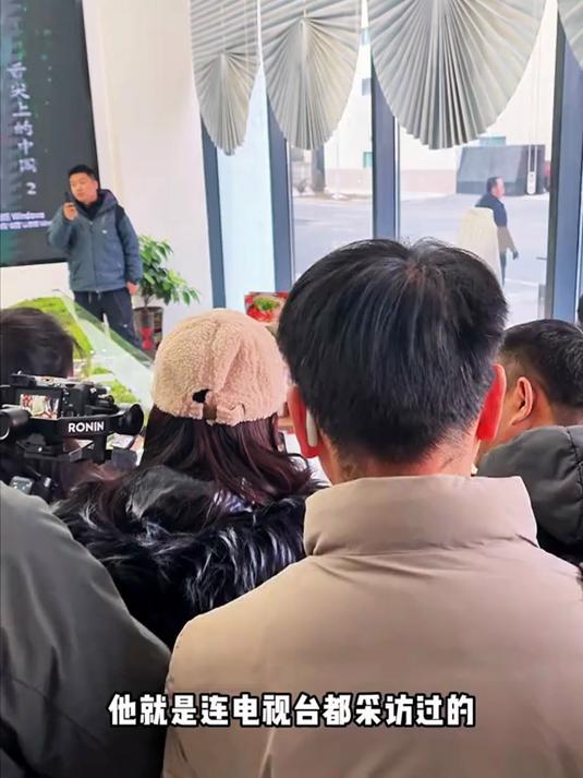这款桶装兰州拉面还原街头味,辣椒油一放香到上头