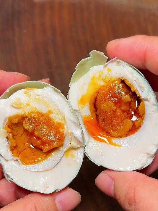 北海红树林海鸭蛋，烤制后鲜香浓郁，开袋即食超便捷