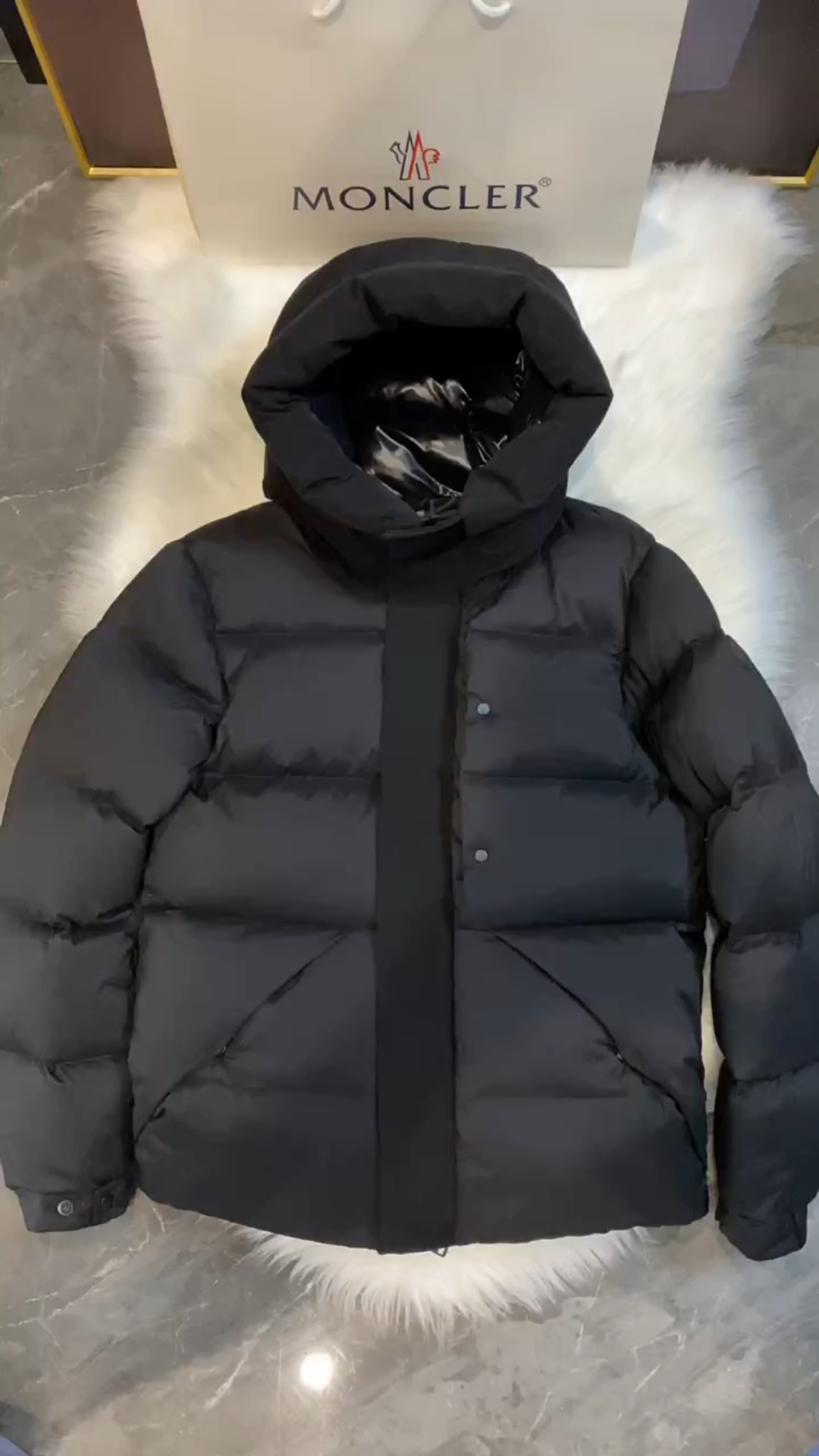 玛雅蒙口羽绒面包服饱满还轻便,圆润不臃肿极具展现羽皇魅力