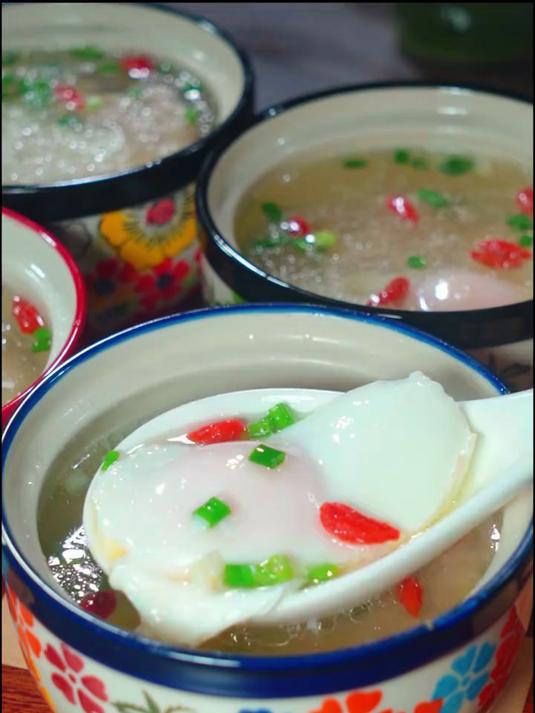 秋天多吃这个山药肉饼汤,又嫩又鲜