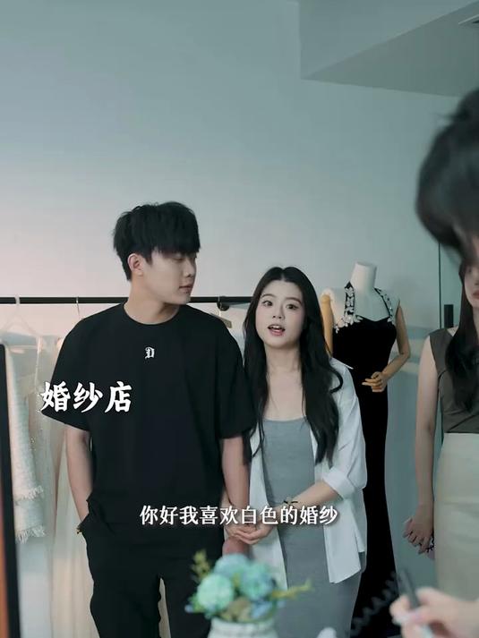 不怕坏人背后陷害，就怕蠢人当面插刀