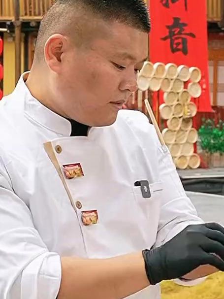 汤临天下，味集万家，广式黄焖佛跳墙