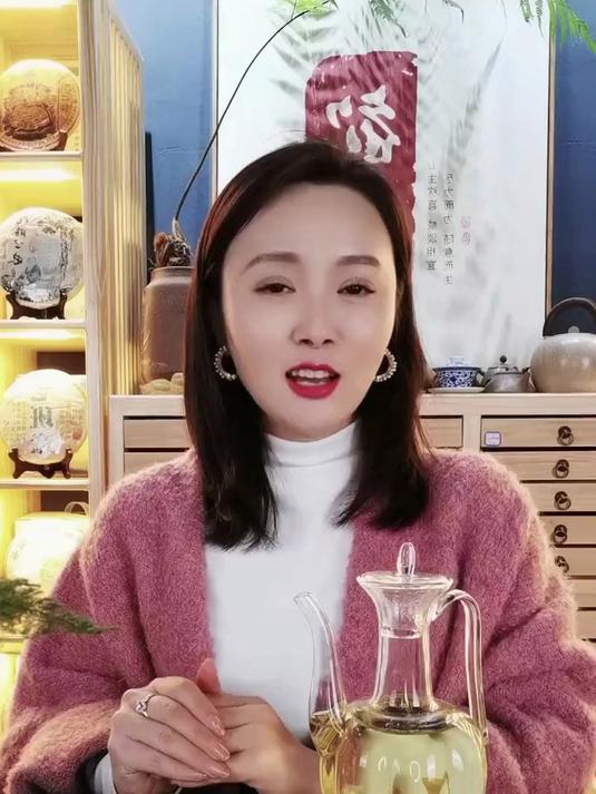 天气燥热得慌,黄金芽来救场!鲜爽茶汤浇灭暑气