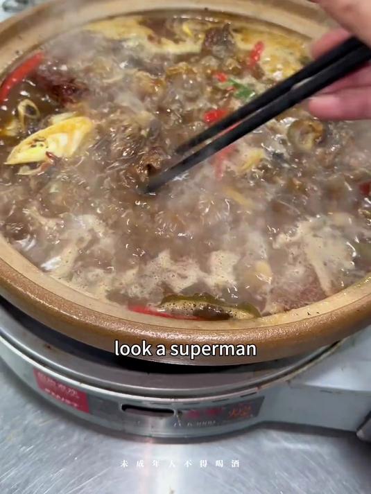 很多文案可以描述生活,但都不及眼前这顿火锅