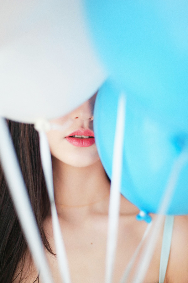 图片[2]-气球少女-六色网