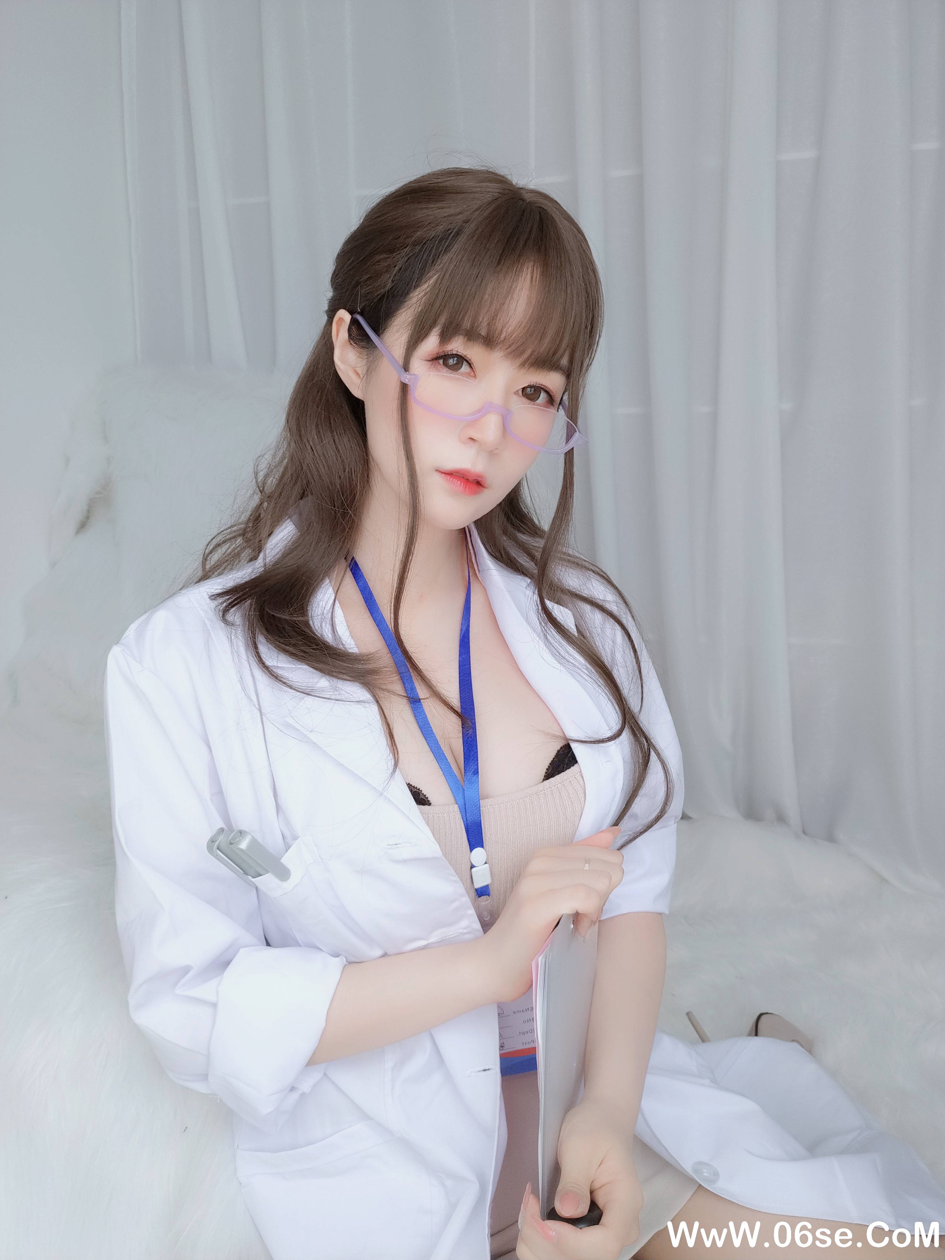 图片[109]-Coser小姐姐白银 NO.060 – 私人医生[159P+6V1.03G]-六色网