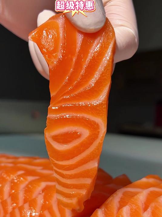 一口沦陷！厚切三文鱼刺身，冰鲜锁鲜超满足