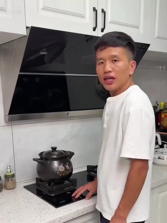 家里有这个这种蒸架可太实用了,各种锅具都能用,可以当隔热垫