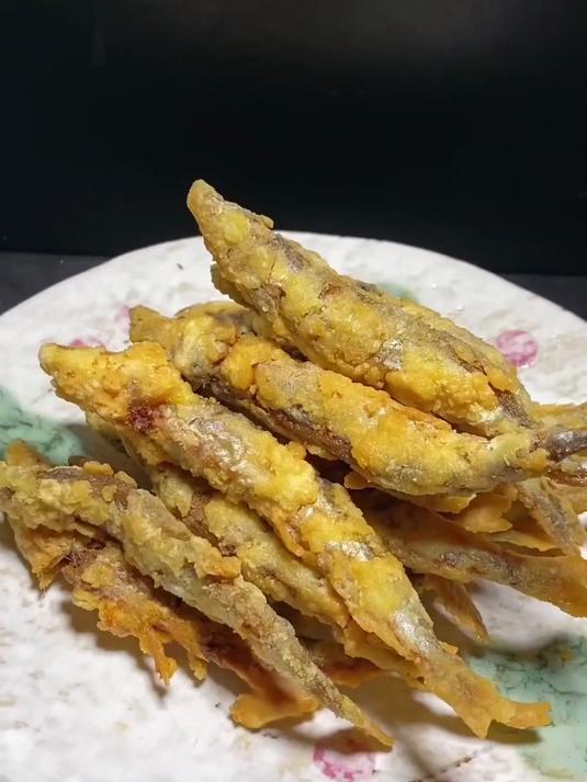 多春鱼鲜味浓郁,不用重料也好吃