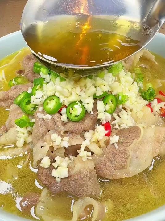 傻瓜式的酸汤肥牛做法 简单易操作 味道与卖相一点也不比餐厅差哟