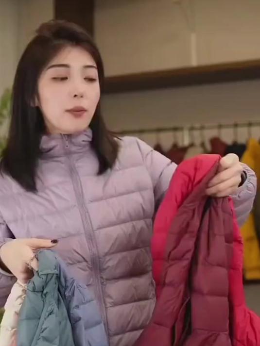 新款轻薄羽绒服女士立领连帽短款轻便超轻大尺码薄款外套