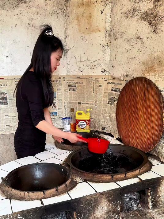 河南蒜汁捞面条 可惜你不是河南人不知道荆菜蒜汁捞面条有多好吃