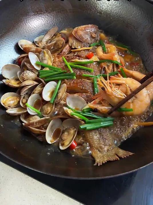 鲈鱼炖花甲虾,一锅鲜鲜掉眉毛超下饭