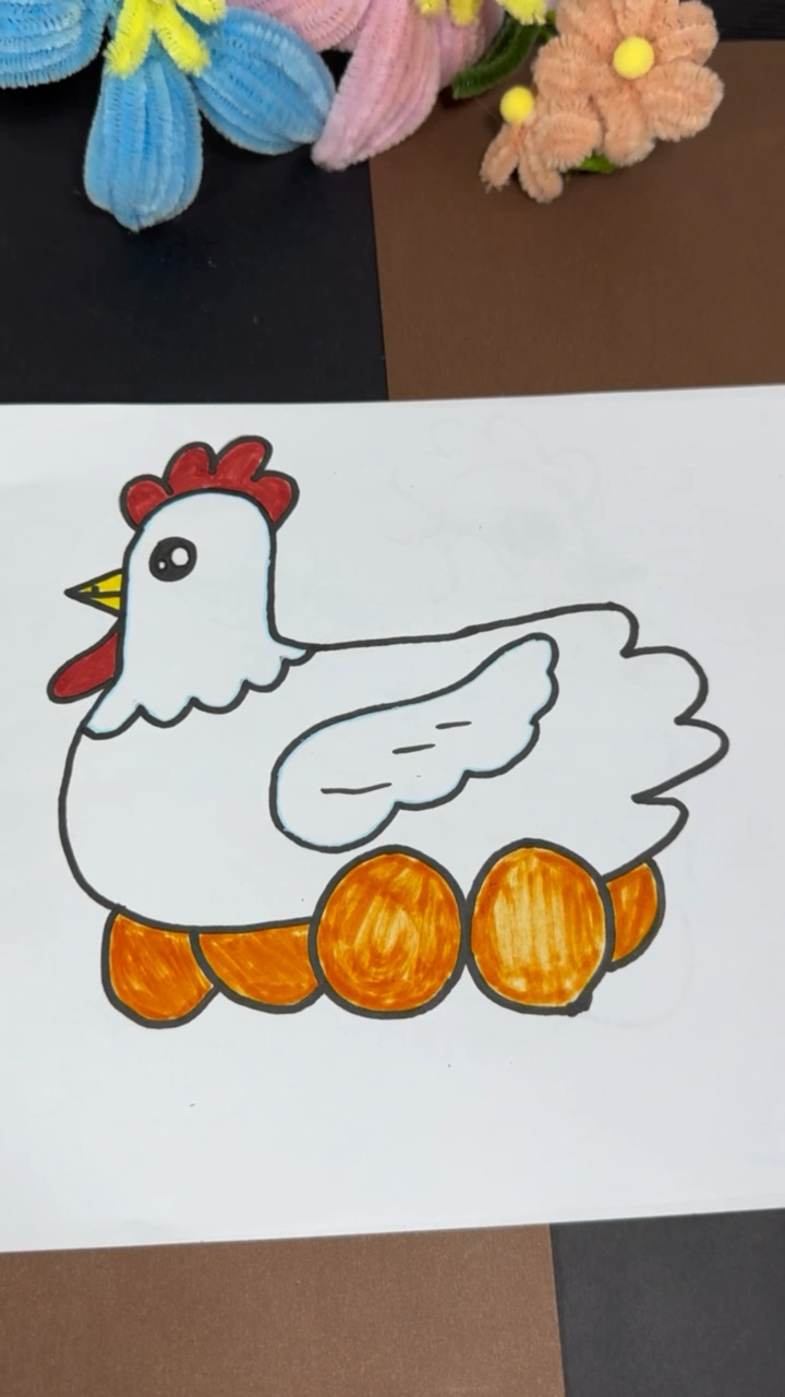 超级简单的小母鸡绘画,手掌的形状可以变小鸡呦,带着宝宝一起画吧