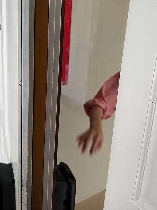 这下惨了,狗狗要被铁锅炖了!