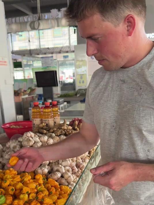 海南游 起初老螺还有一丢丢嫌弃海南菜太清淡,直到尝了黄灯笼