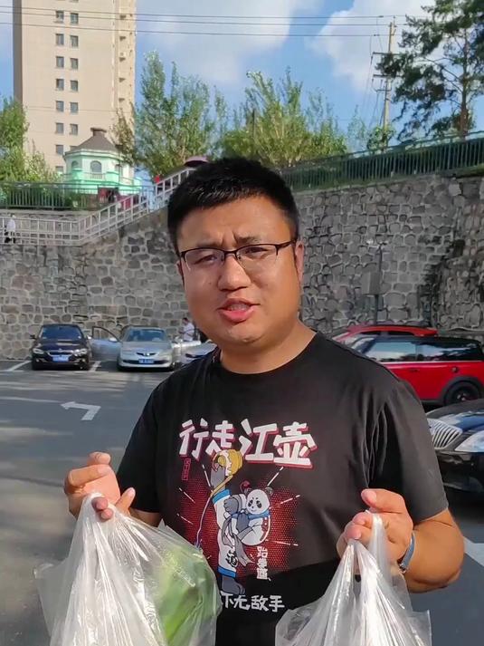 yyds的黄焖鸡米饭,正不正宗大家来评评理,味道绝对嘎嘎香
