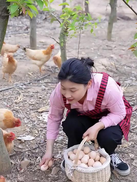 还没吃过正经农村山林散养土鸡蛋的吗？那你赶紧来看看咱家鸡蛋