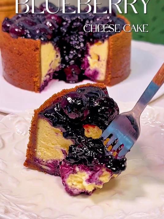 一口爆汁蓝莓瀑布重芝士真的强推