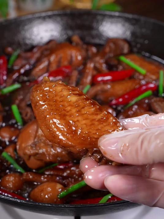 今天给家人做了一锅出的卤味，软烂入味