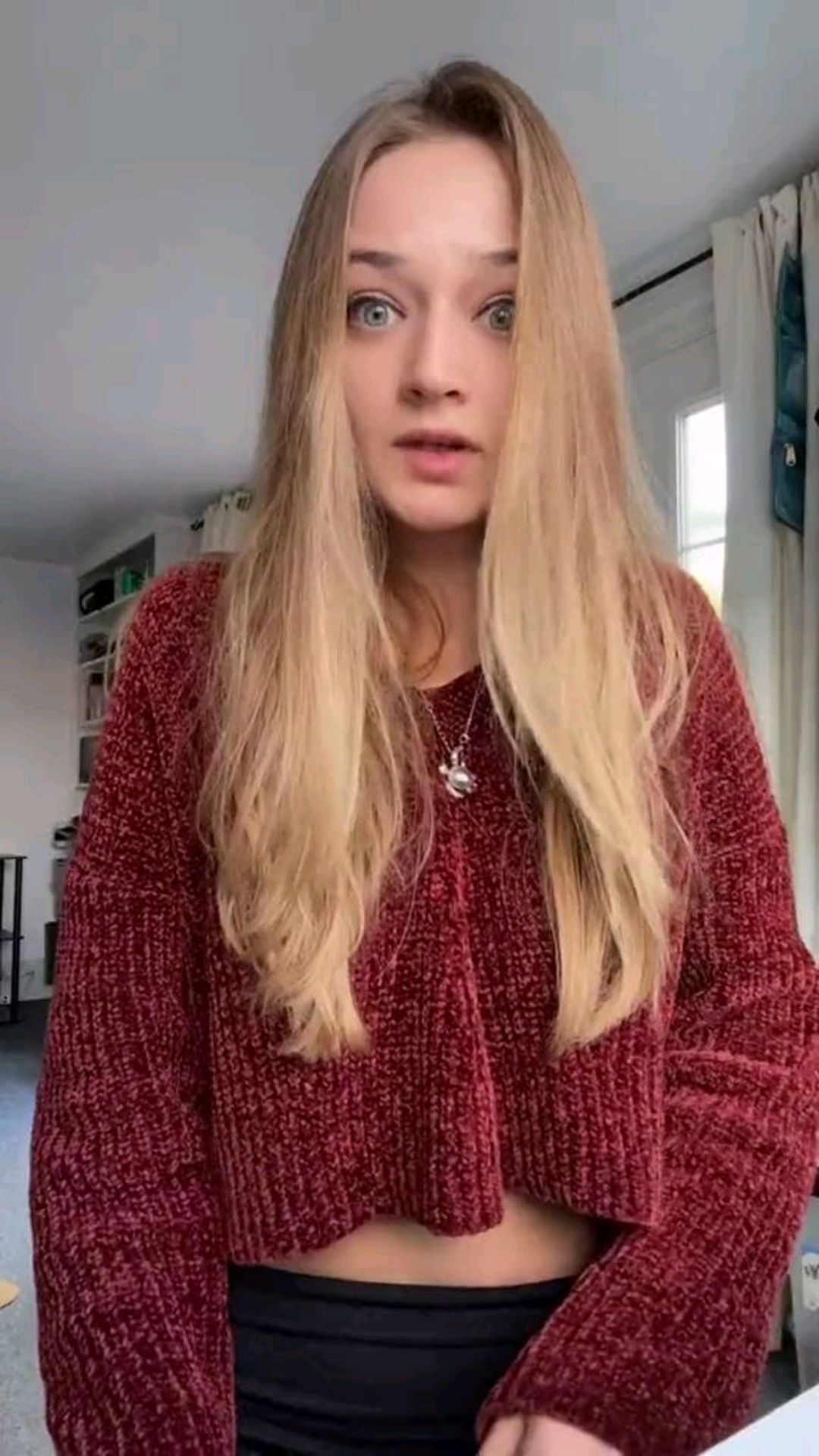 美女打了一个喷嚏,竟然变成一条美人鱼