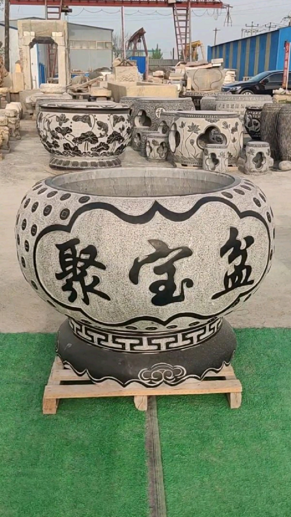 庭院石雕养鱼缸,青石仿古聚宝盆水缸