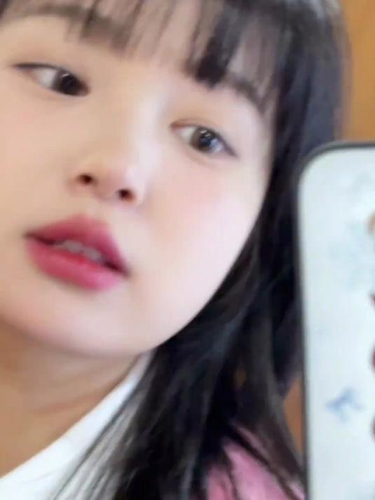 人鱼姬美瞳:梦幻色彩,为你的眼部增添一抹亮点