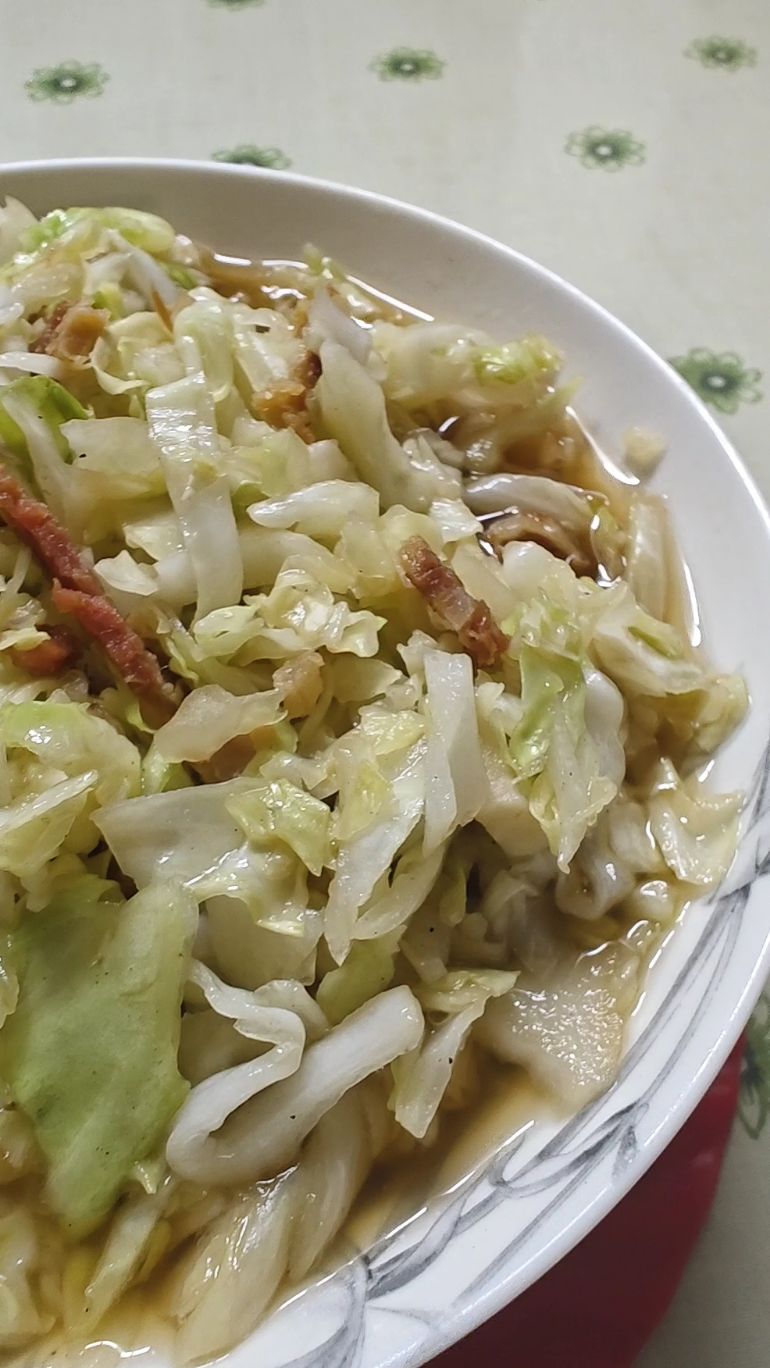 包菜烧肉圆,好吃