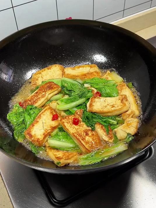 百吃不厌的小白菜烧豆腐,怎么吃都吃不够