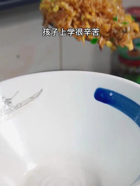 早餐不要总是出去吃,试试这个葱油炒饭