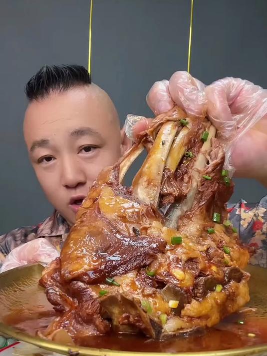 鱼翅炖羊排,绝了啊