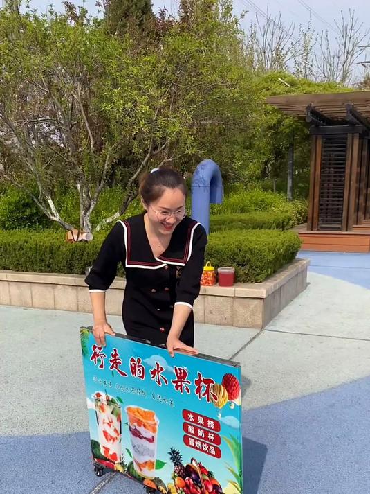 水果杯摆摊利润大吗?实测分析,挣钱有门路!
