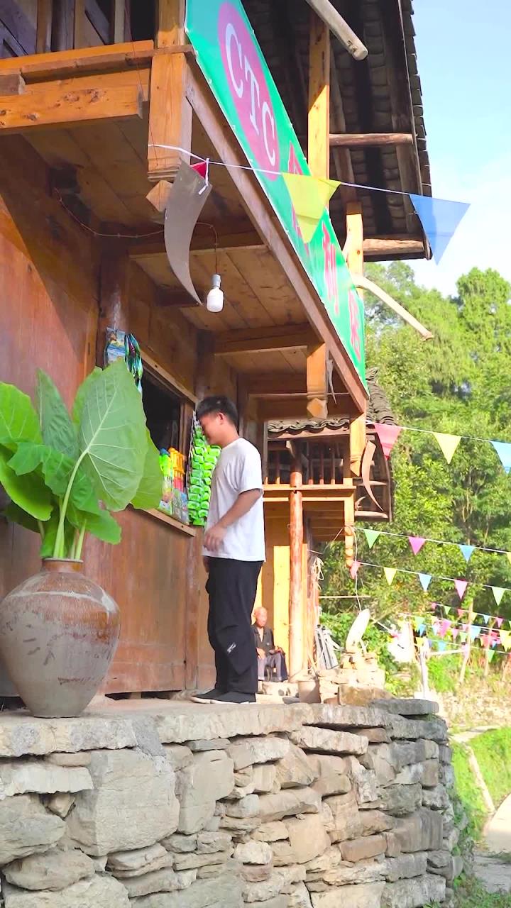 简单又爆好吃的家庭版卤鸭脚板,内容丰富,想吃什么加什么