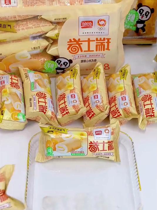 盼盼蛋黄派瑞士卷老面包,为早餐注入营养