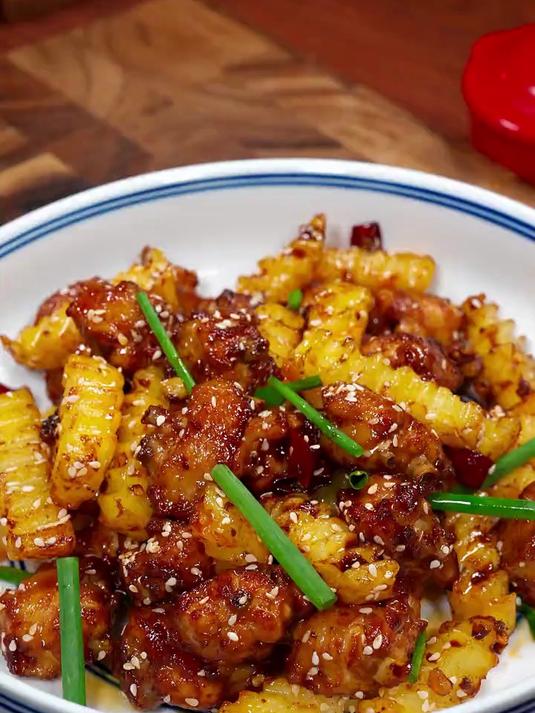 今天分享一道家常版干锅鸡翅的做法