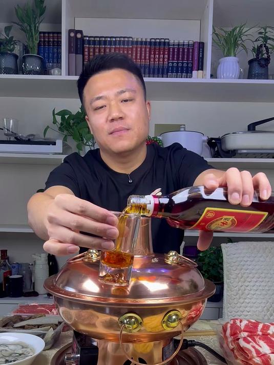 下雪了 那必须安排一顿铜火锅 又是吃喝香辣的一天