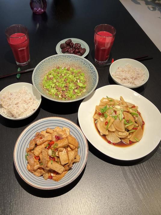 晚餐记|下饭的辣炒攸县香干,这个就是家常味幸福的烟火味
